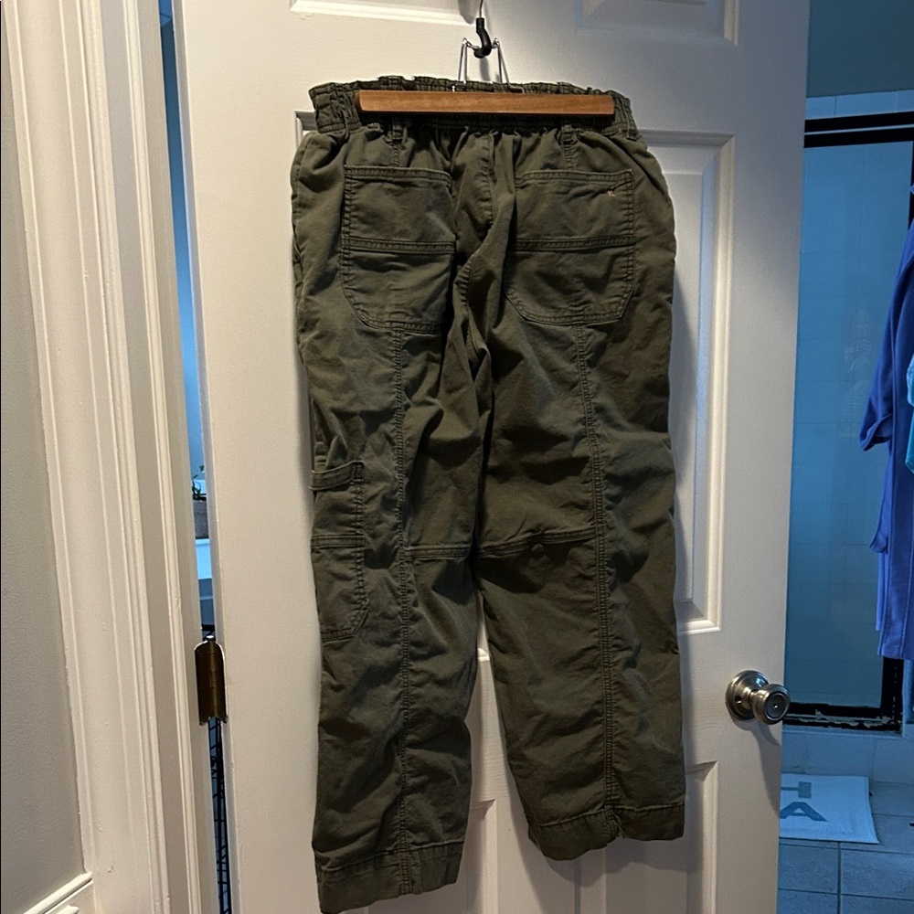Women’s Pilcro from Anthropologie Olive Barrel Leg Pants - Picture 3 of 6